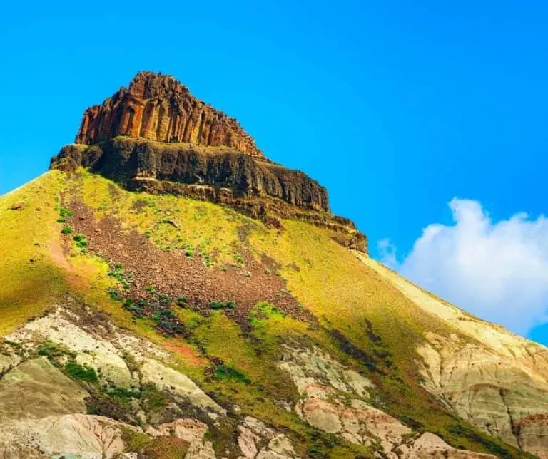 Sheep Rock John Day Fossil Beds National Monument is one of the Oregon national parks