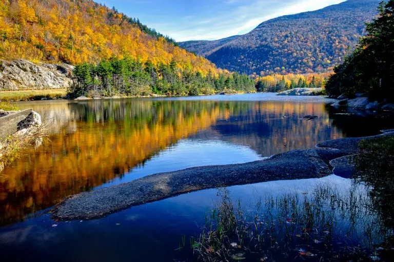 New Hampshire fall foliage on the Lost River Road