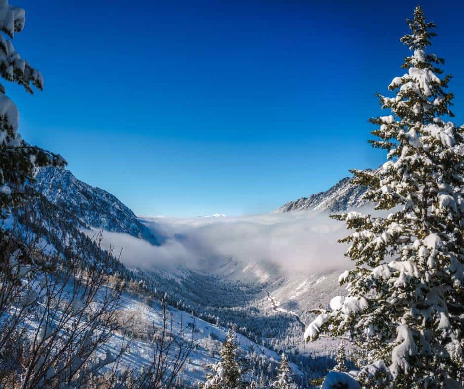 Some of the best ski resorts in Utah are in Little Cottonwood and Big Cottonwood Canyons  near Salt Lake City. 