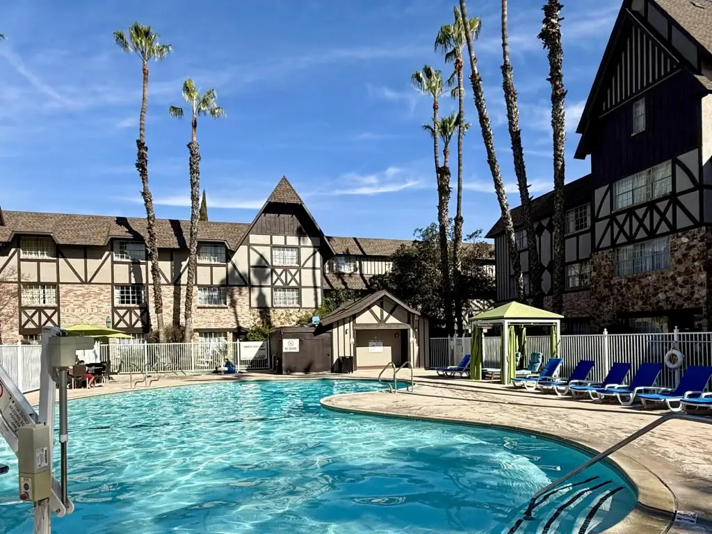 The 17 Best Hotels Near Disneyland for Families 13 The 17 Best Hotels Near Disneyland for Families 3