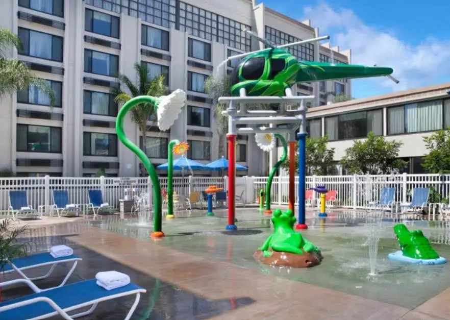 The 17 Best Hotels Near Disneyland for Families 15 The 17 Best Hotels Near Disneyland for Families 5