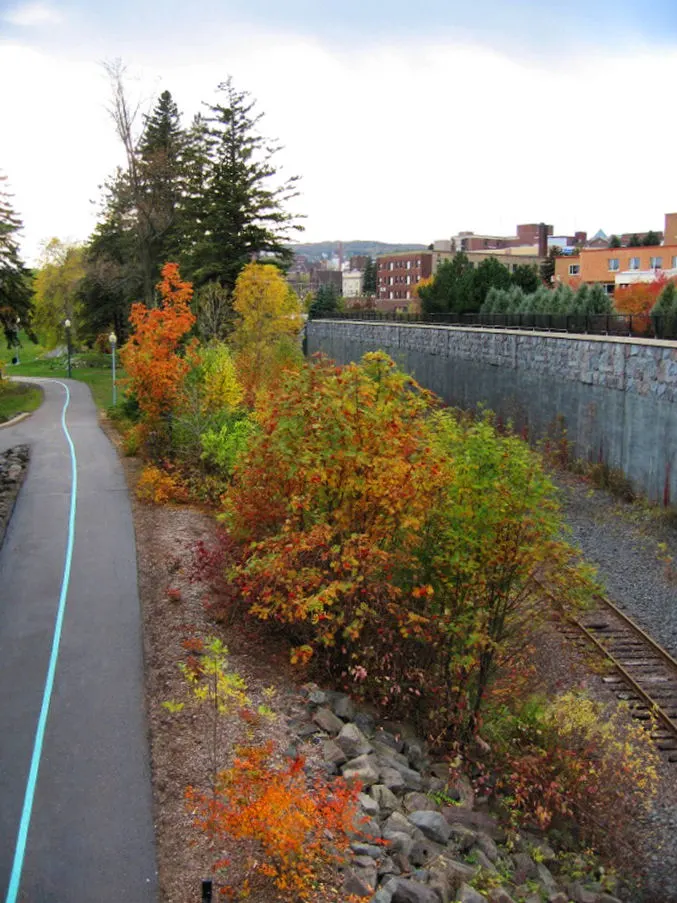 Lakewalk in Duluth during the fall