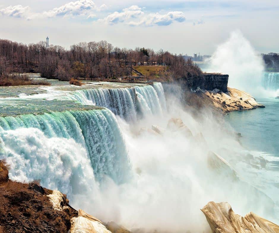 Niagara Falls New York vs Canada- Which Side is Better?