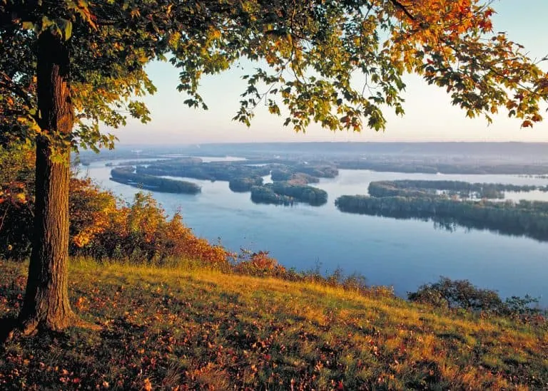 Pikes Peak in Iowa is a nice place to enjoy fall