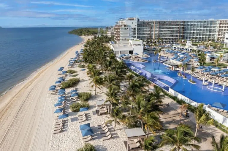 Royalton Splash Riviera Cancun beach