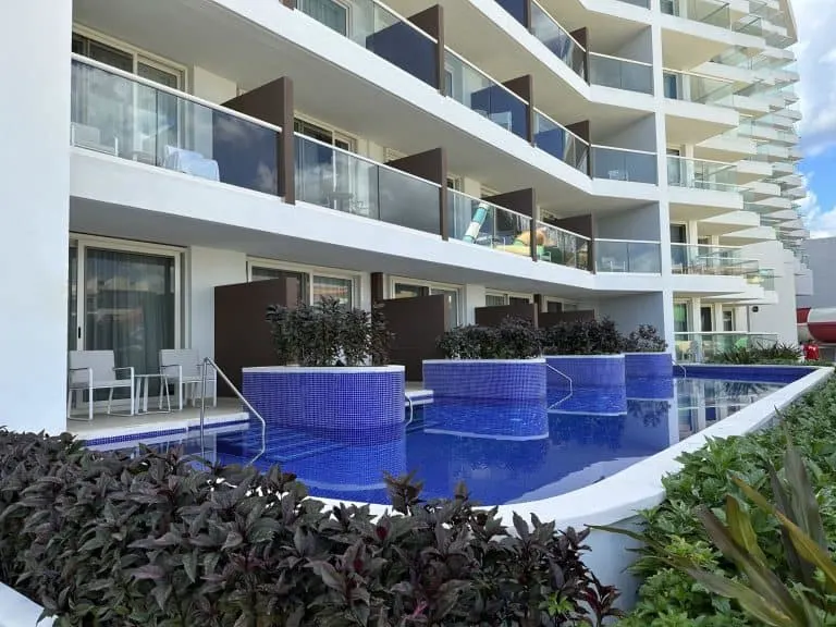 Swim up rooms Royalton Splash Riviera Cancun
