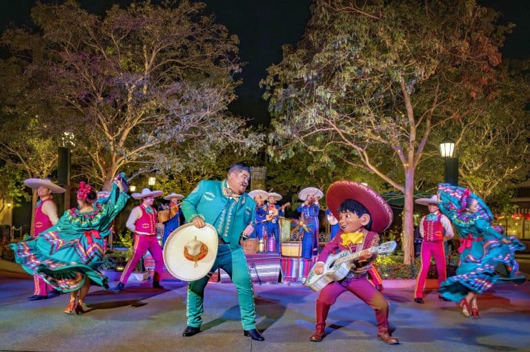 A Musical Christmas with Mariachi Alegría de Disneyland & Miguel.