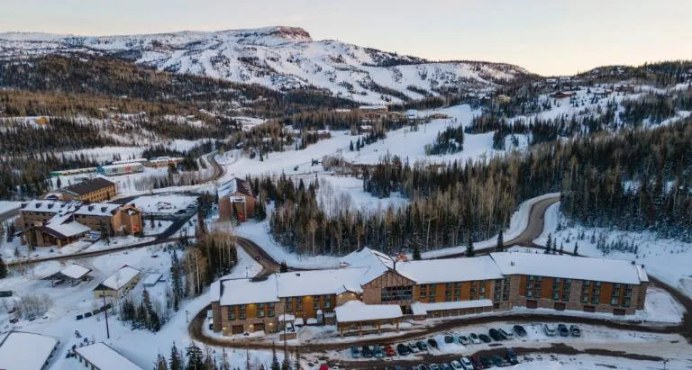 The Top Ski Resorts in Utah for 2024-25 17 Biran Head Resort