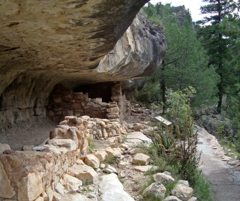Walnut Canyon National Monument is one of the national parks in Arizona
