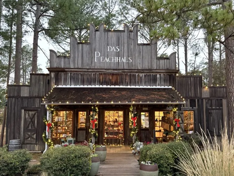 A Fredericksburg Family Getaway in Texas Hill Country 15 Das Peach Haus